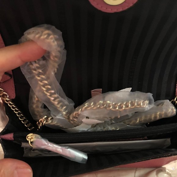 Mini Shoulder Bag Pink with Floral Accent - Picture 3 of 3